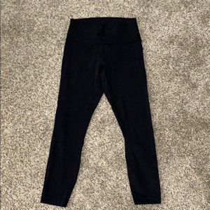 Black lululemon wunder under leggings